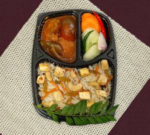 Paneer Fried Rice With Chili Chicken Dry 2 Pcs Thali