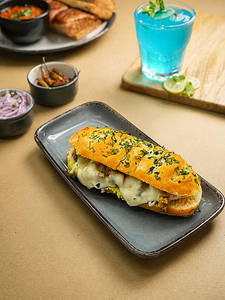 Pesto Paneer Roll
