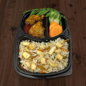 Chicken Fried Rice With Chicken Curry 2 Pcs Thali
