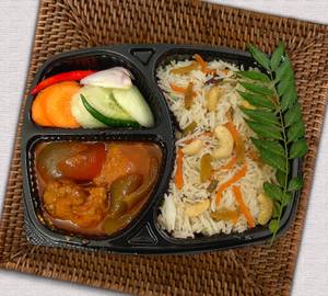 Veg Fried Rice With Chili Chicken Gravy 2 Pcs Thali