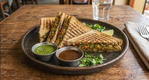 Veg Tandoori Grilled Sandwich [3 Pieces]