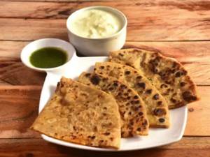 Paneer Paratha With Curd