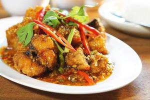 Pan Fried Fish In Chilli Sauce