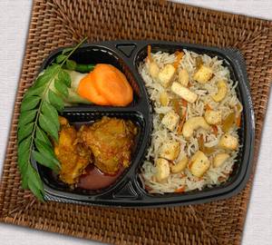 Paneer Fried Rice With Chicken Curry 1 Pcs Thali