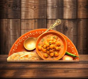 Chana Masala+4 Tawa Roti+Salad+Achar