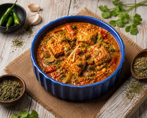Kadhai Paneer (semi-dry)