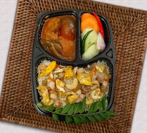Egg Chicken Fried Rice With Chili Chicken Gravy 2 Pcs Thali