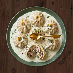 Mushroom Creamy Makhani Momos 8 Pieces