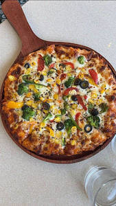 Paneer Mushroom Olive Onion & Capsicum Pizza