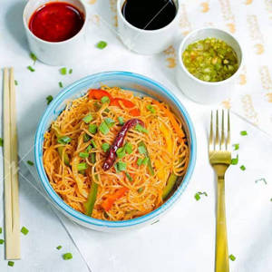 Seafood Hakka Noodles( Non Spicy)