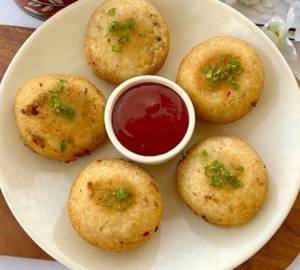 Sooji Litti [ 4 piece ]