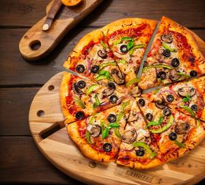 Exotic vegetable pizza