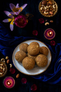 Ladoo Besan Dry Fruit