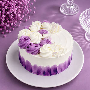 Black Current Cake