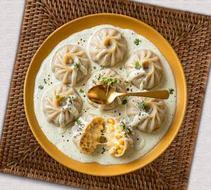 Cheese Corn Creamy Makhani Momos 8 Pieces