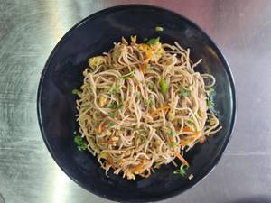 Egg Hakka Noodles