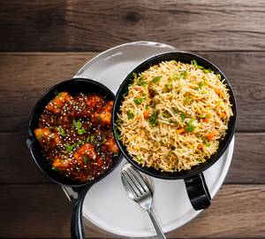Veg fried rice   and  chilli chicken