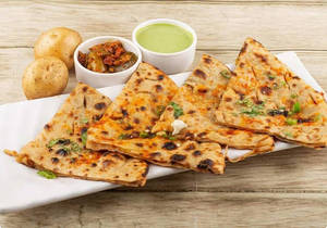 Aloo Paratha With Curd