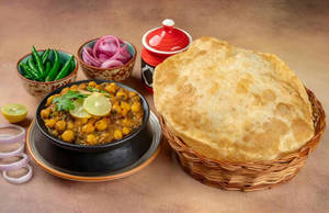 HR Chole Bhature