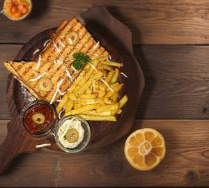 Sandwich With Fries