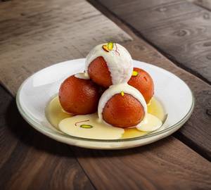 Hot Gulab Jamun With Rabri  [4Pc]