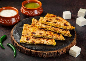 Paneer Paratha With Curd