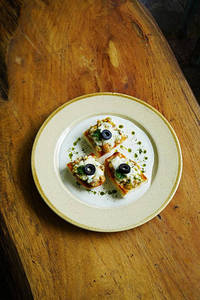 Creamy Garlic Shrimp Toast