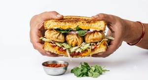 Momos Sandwich