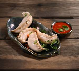 Chicken Schezwan Momos [5 Pieces]