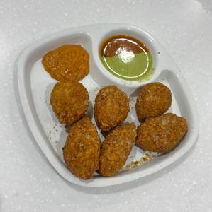 Veg Kurkure Momos (6 Pcs)