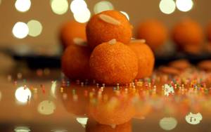 Kanpuri Laddu