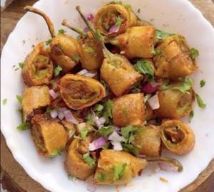 Cut Mirchi Bajji