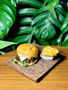 Caramelized Beef Burger