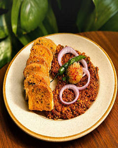Chicken Bhaji Pav