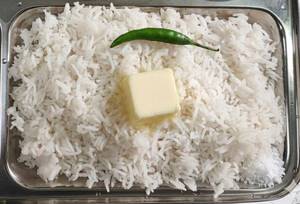 Steamed Basmati Rice With Butter (500ml)