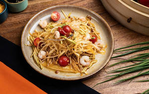 Raw Papaya Guava Salad With Prawn