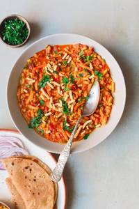 Sev Tamatar Wirh 4 roti
