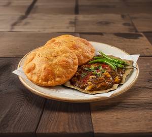 Chole With 2 Kachori