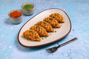 Crunchy Chicken Momos