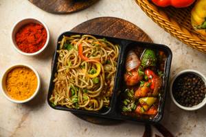 Hakka Noodles And Paneer