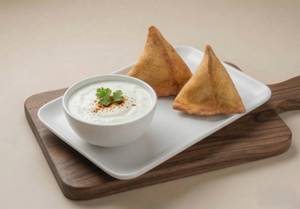 Samosa With Dahi [2 Piece]