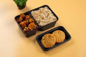 Sabudana Khichdi With Masala Arbi & Sabudana Vada