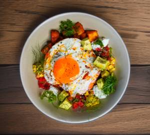 Smoked Chicken With Harissa Sauce And Egg