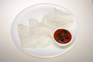 Neer Dosa With Kempu Chutney