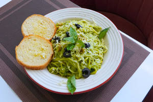 Creamy Pesto Pasta