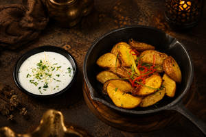 Potato Wedges With Caesar Cream