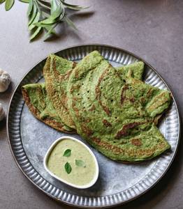 Hari Moong Dal Ka Chilla
