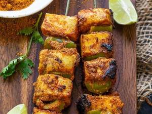 Paneer Achari Tikka (8 Pcs)