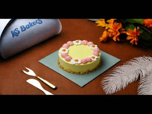 Strawberry Pistachio Bento Cake 300 Gms