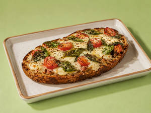 Roasted Chilli Basil Melt Toast (1 Slice/2 Pcs)